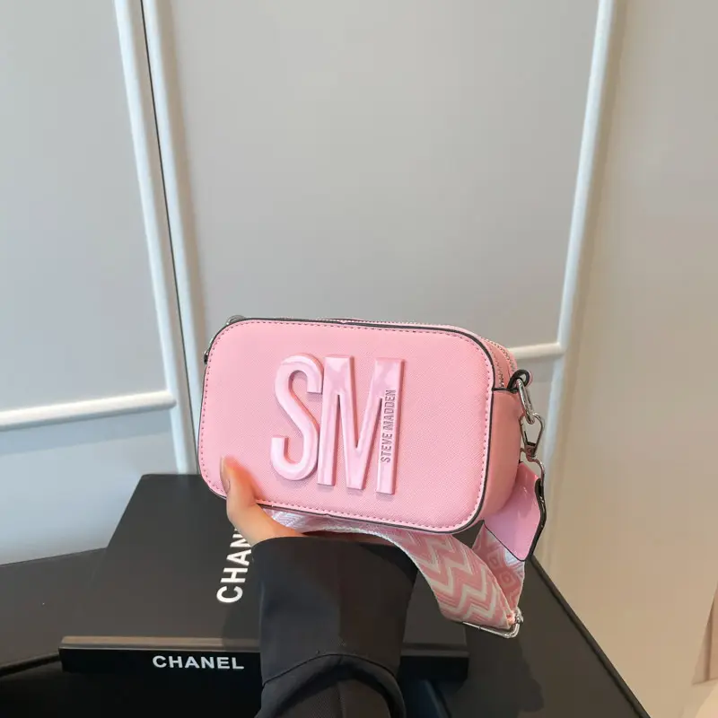 Pink Crossbody Bag with "SU" Print for Women - Image 3