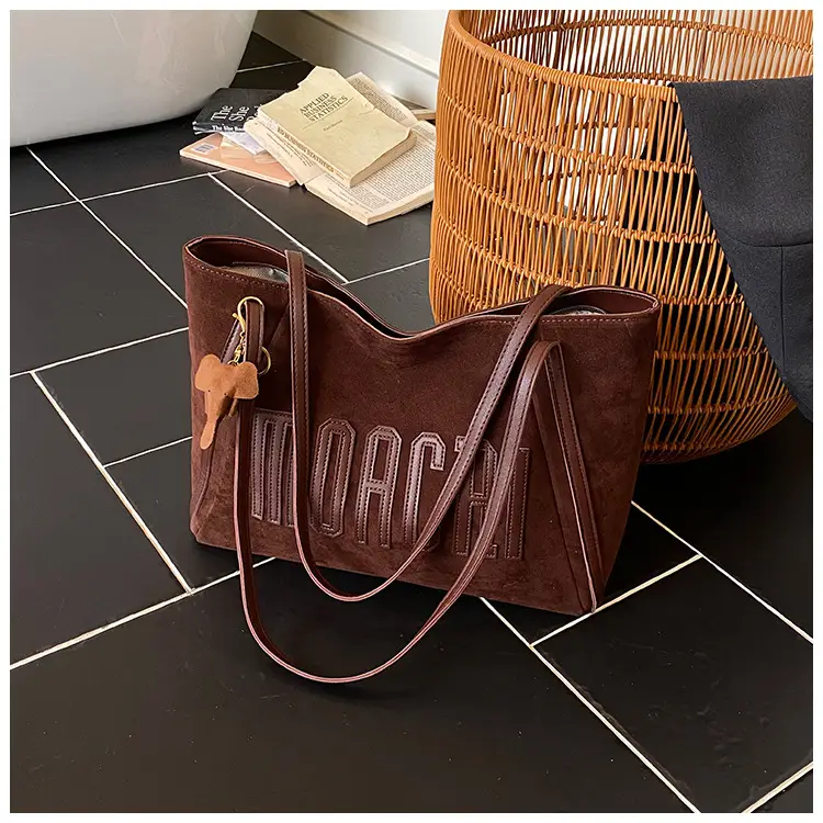 Frosted Women's Large Capacity Shoulder Bag Brown — feature 12