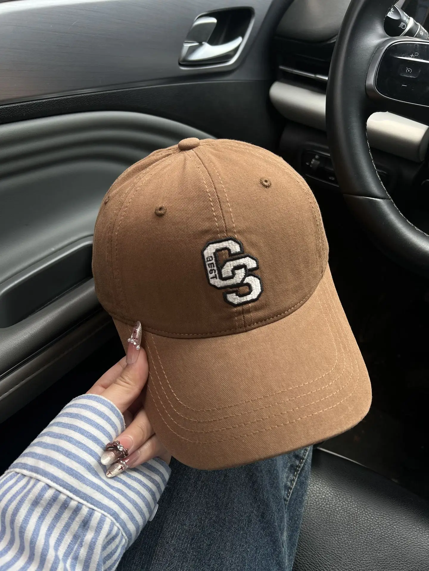 2025 New American Retro Washed Light Denim Baseball Cap for Women — feature 5
