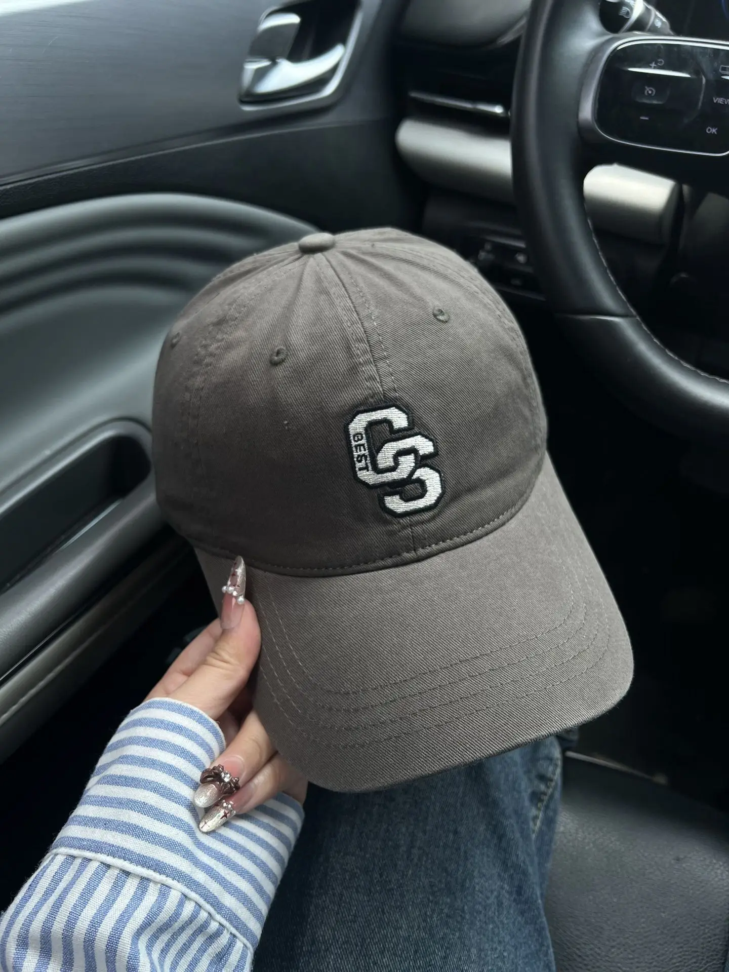 2025 New American Retro Washed Light Denim Baseball Cap for Women - Image 2