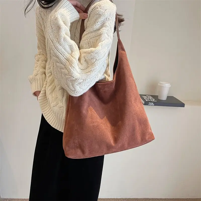 Women's Large Capacity Brown Leather Shoulder Bag - Image 8