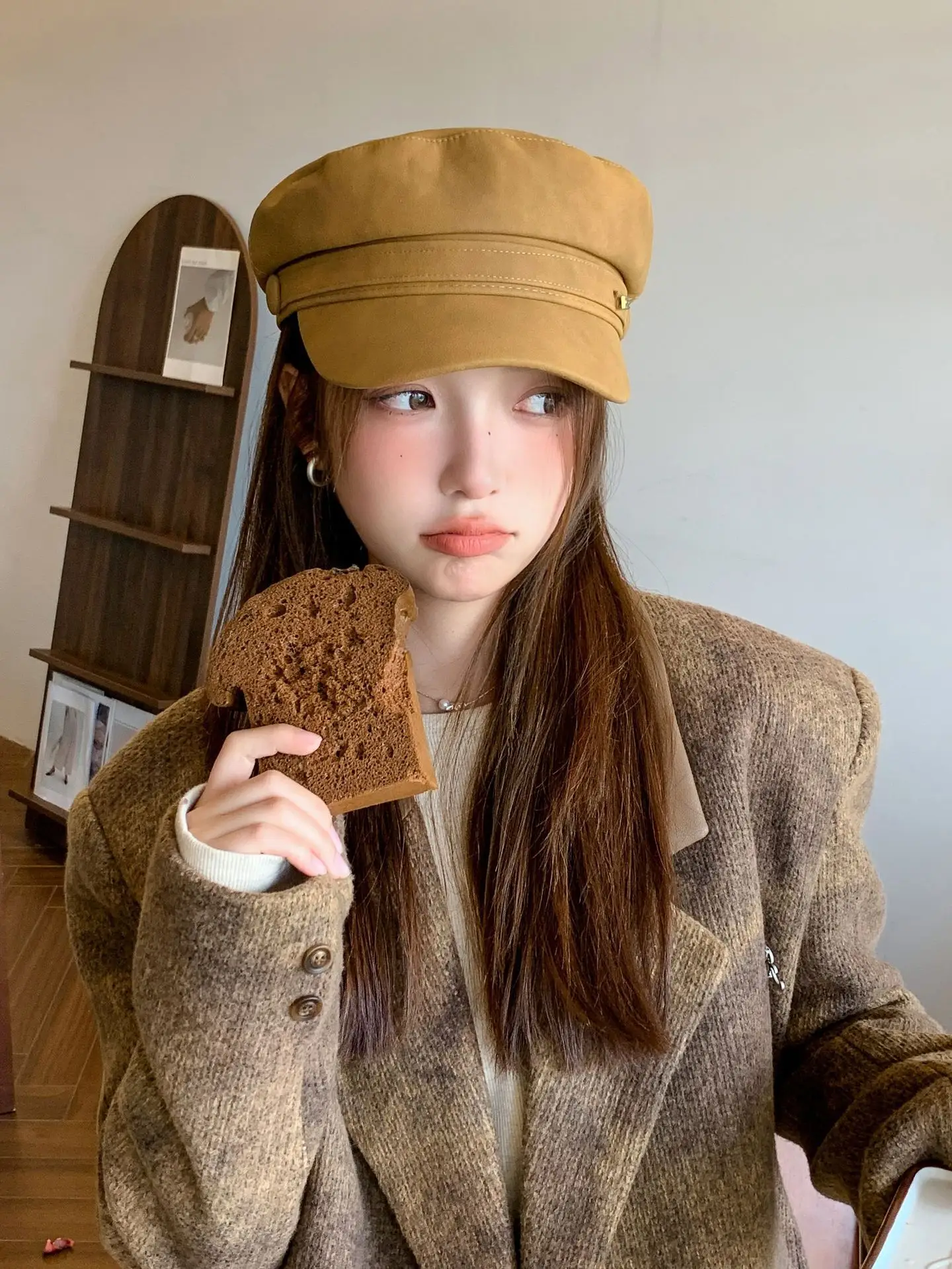 Women New Spring Cap Letter Logo Face Slimming Cap - Image 3