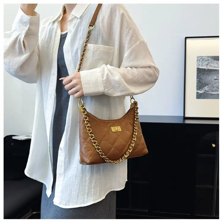 White Chain Crossbody Bag for Women — feature 11