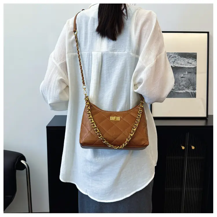 White Chain Crossbody Bag for Women — feature 12