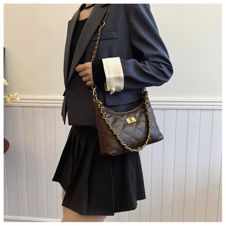 White Chain Crossbody Bag for Women — feature 3