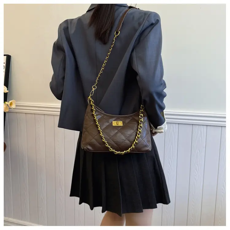 White Chain Crossbody Bag for Women — feature 4