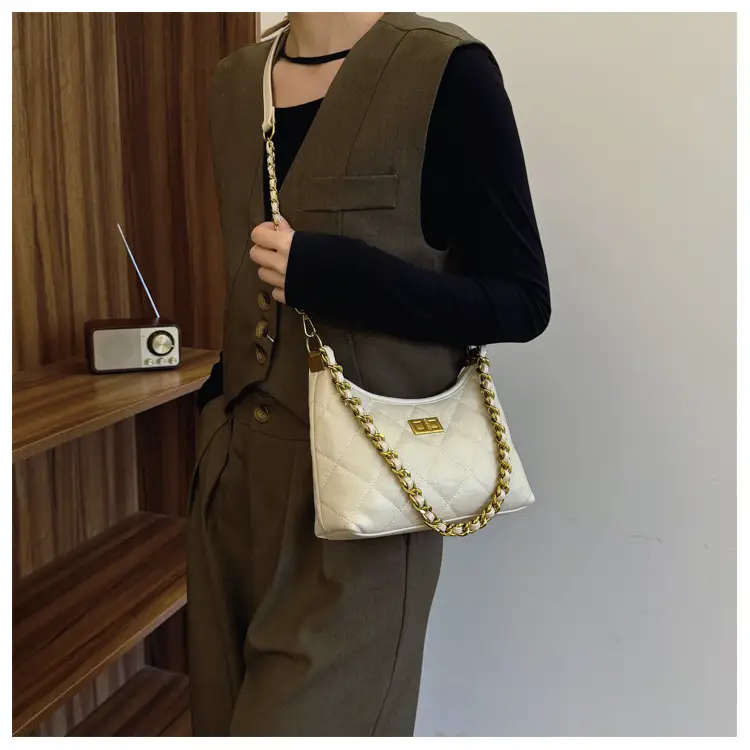 White Chain Crossbody Bag for Women — feature 9