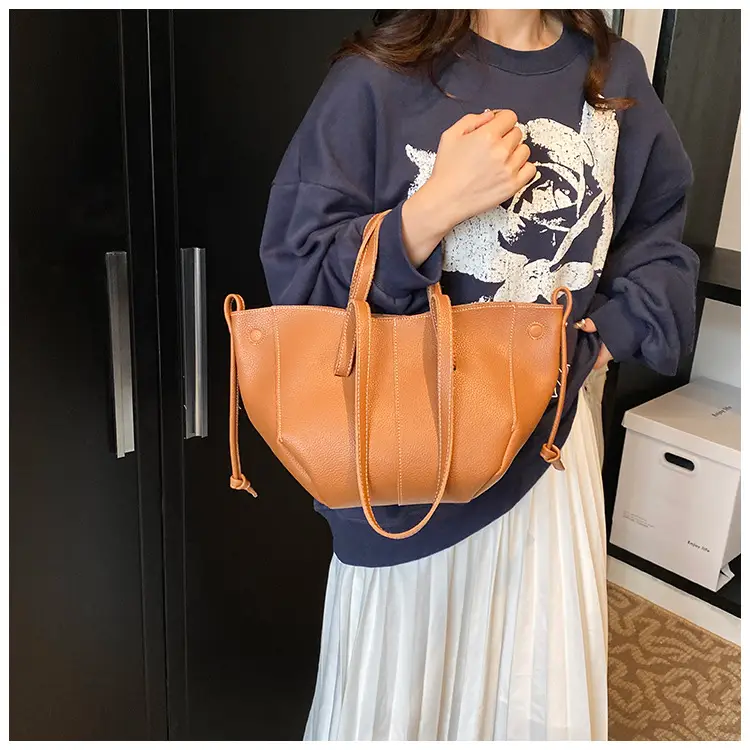 Tote Bag Tan Leather Large Capacity Shoulder Crossbody — feature 3