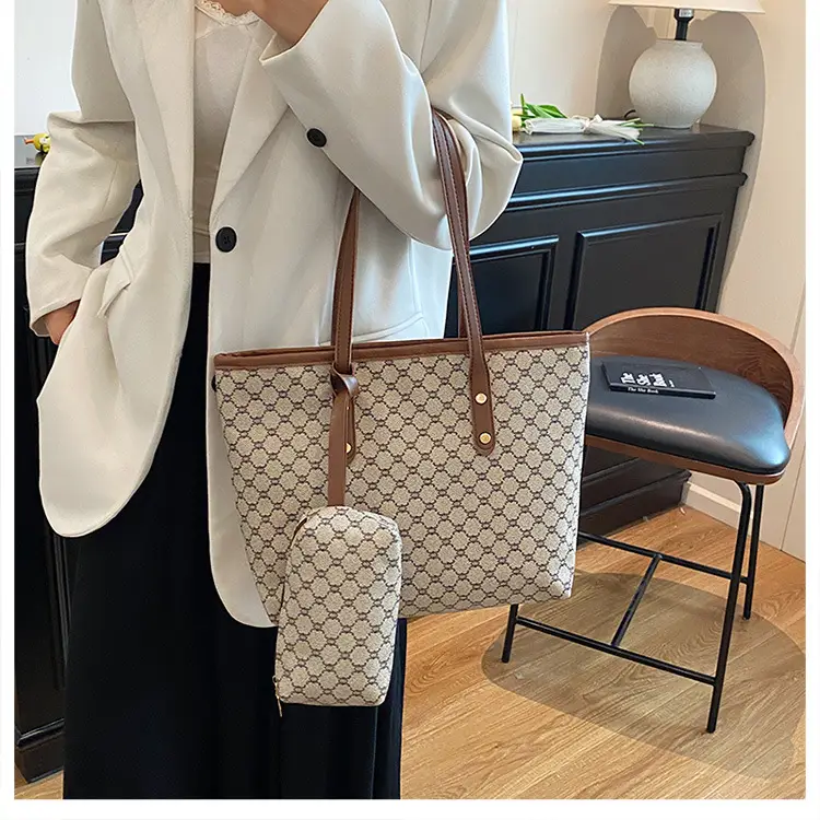 Retro Fashion Underarm Bags for Women Large Capacity Commuter Tote — feature 12