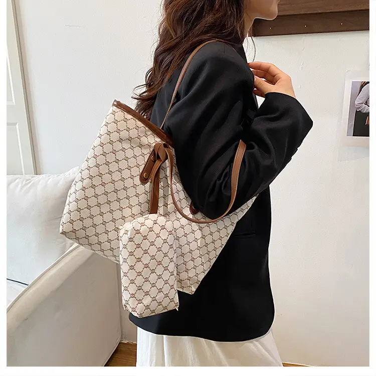 Retro Fashion Underarm Bags for Women Large Capacity Commuter Tote — feature 17