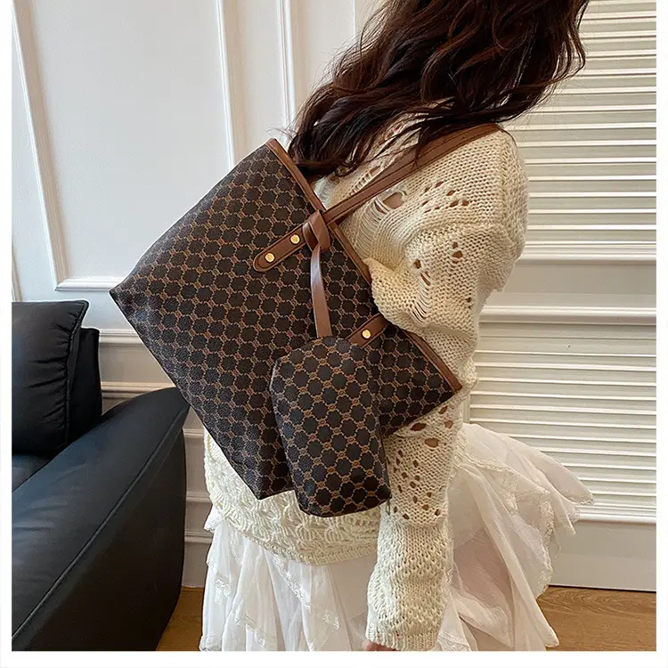 Retro Fashion Underarm Bags for Women Large Capacity Commuter Tote — feature 19