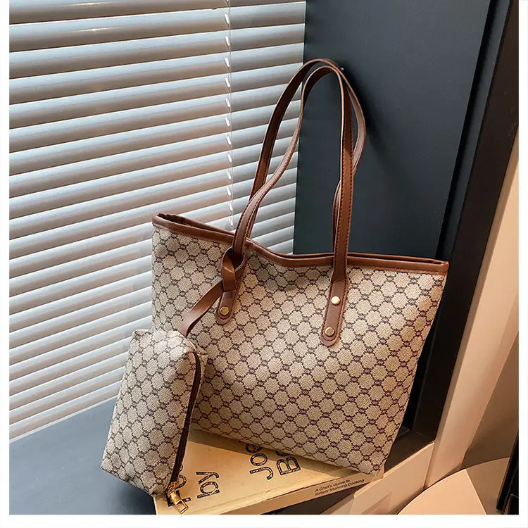 Retro Fashion Underarm Bags for Women Large Capacity Commuter Tote - Image 3
