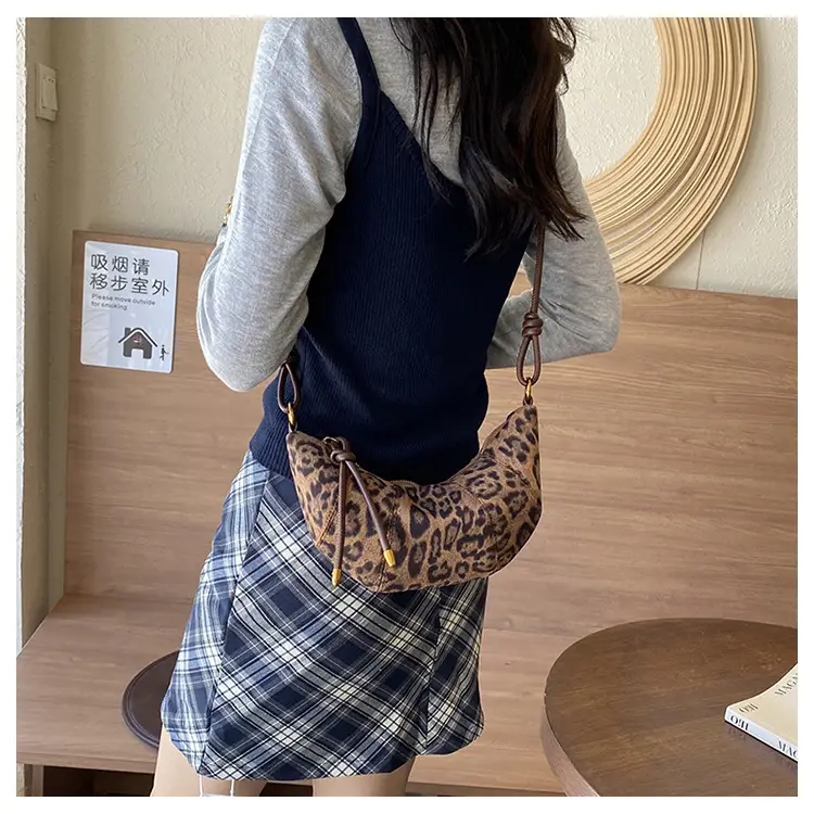 Leopard Print Croissant Bag Women's Shoulder Crossbody — feature 9