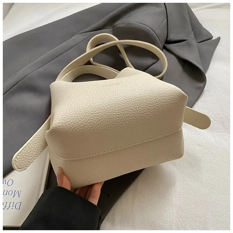 Women Large Capacity Bucket Bag Tan Leather Shoulder Crossbody — feature 34