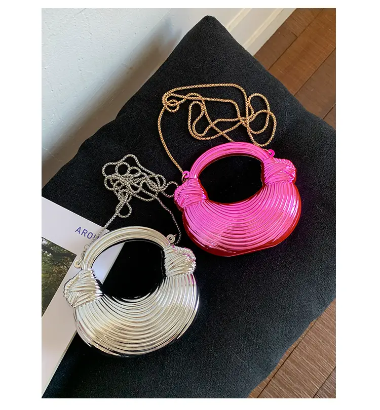 Golden Acrylic Chain Dumpling Bag for Women — feature 21