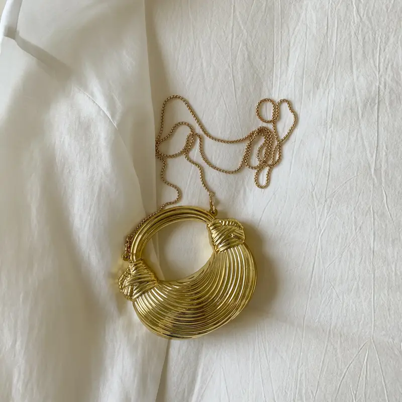 Golden Acrylic Chain Dumpling Bag for Women - Image 3