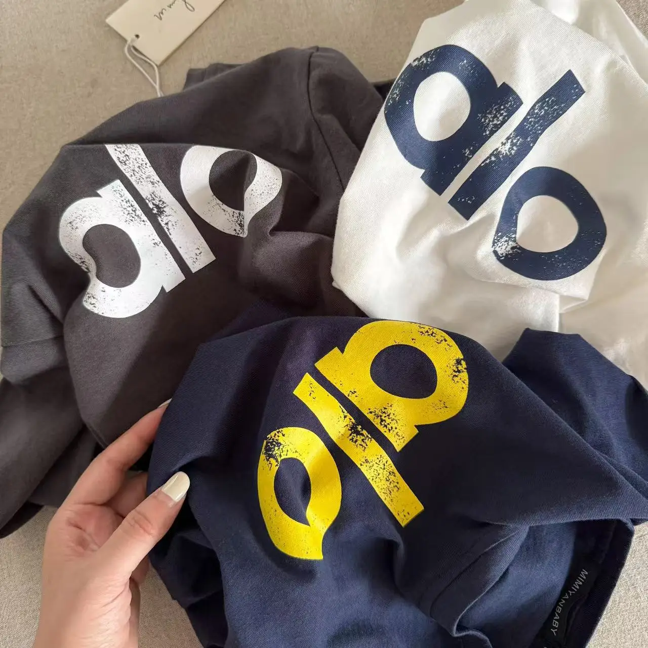 Kids Long Sleeve T-Shirt Black White "alo" Brand — feature 7