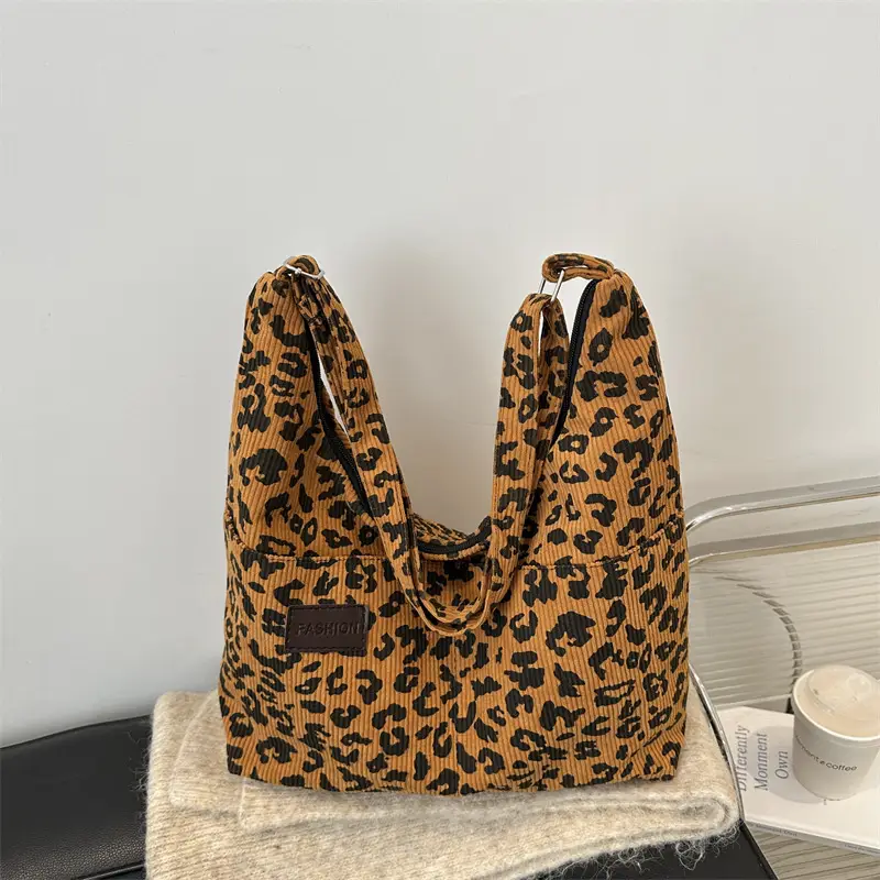 Leopard Print Large Capacity Shoulder Bag 2025 - Image 5