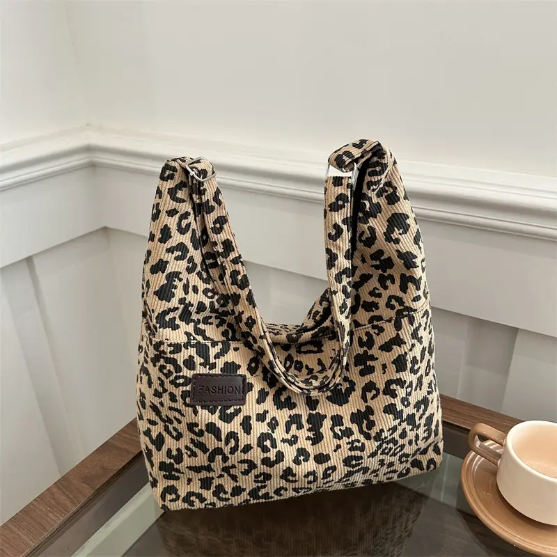 Leopard Print Large Capacity Shoulder Bag 2025 - Image 6