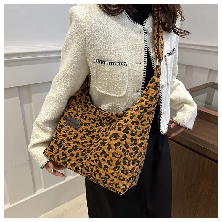 Leopard Print Large Capacity Shoulder Bag 2025 — feature 12