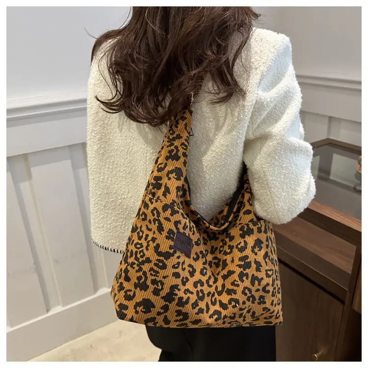 Leopard Print Large Capacity Shoulder Bag 2025 — feature 14