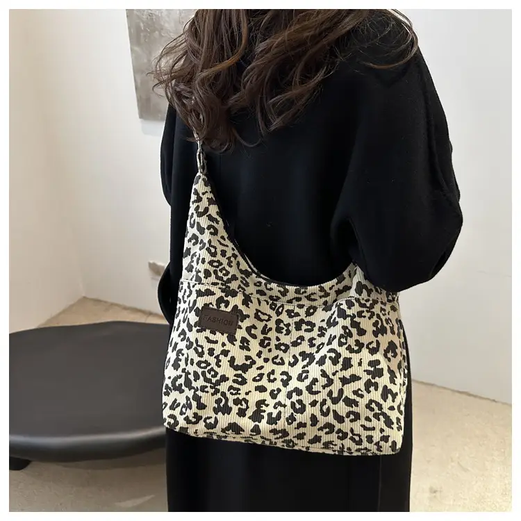 Leopard Print Large Capacity Shoulder Bag 2025 — feature 16