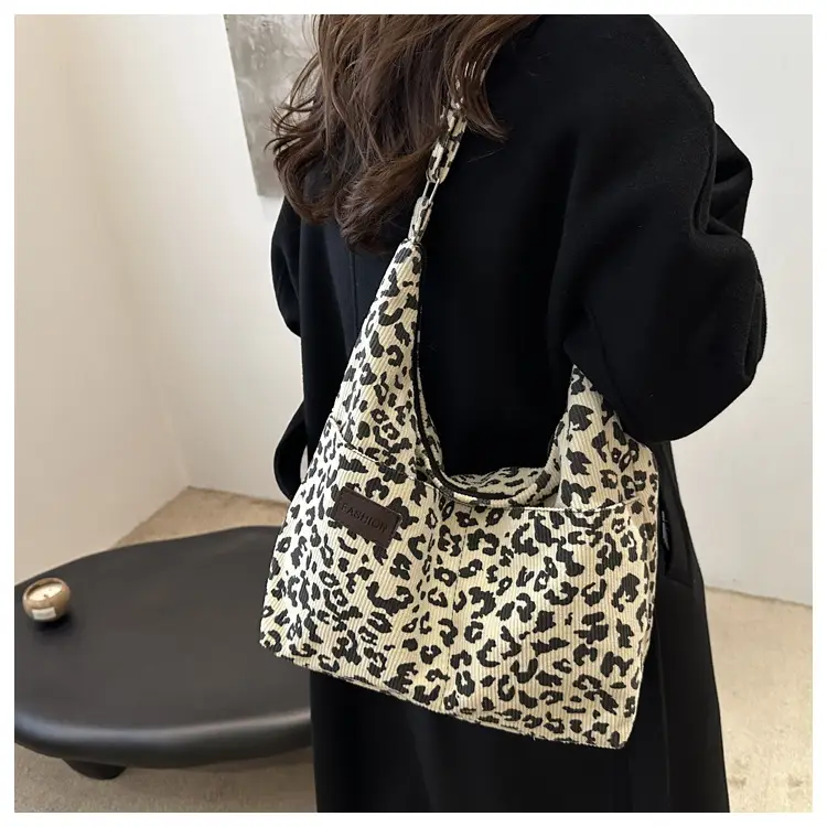 Leopard Print Large Capacity Shoulder Bag 2025 — feature 18
