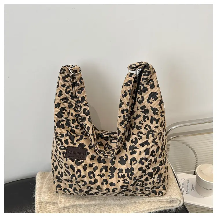 Leopard Print Large Capacity Shoulder Bag 2025 — feature 20