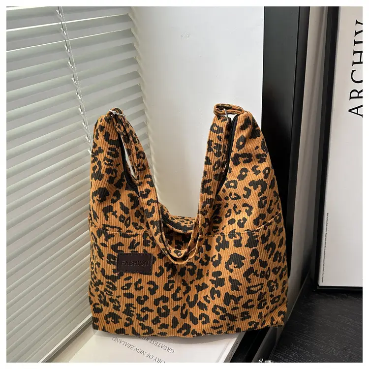 Leopard Print Large Capacity Shoulder Bag 2025 — feature 23