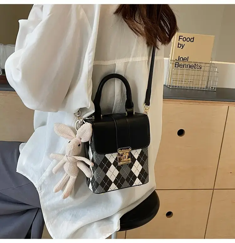 Quilted Mini Bag Women 2024 New Style Square Shoulder Bag — feature 19