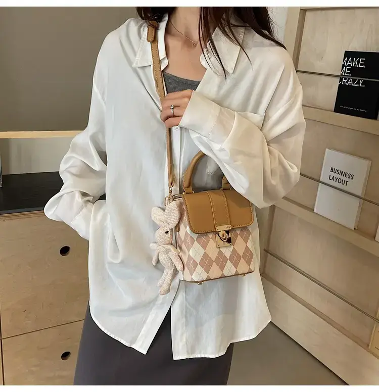 Quilted Mini Bag Women 2024 New Style Square Shoulder Bag — feature 23