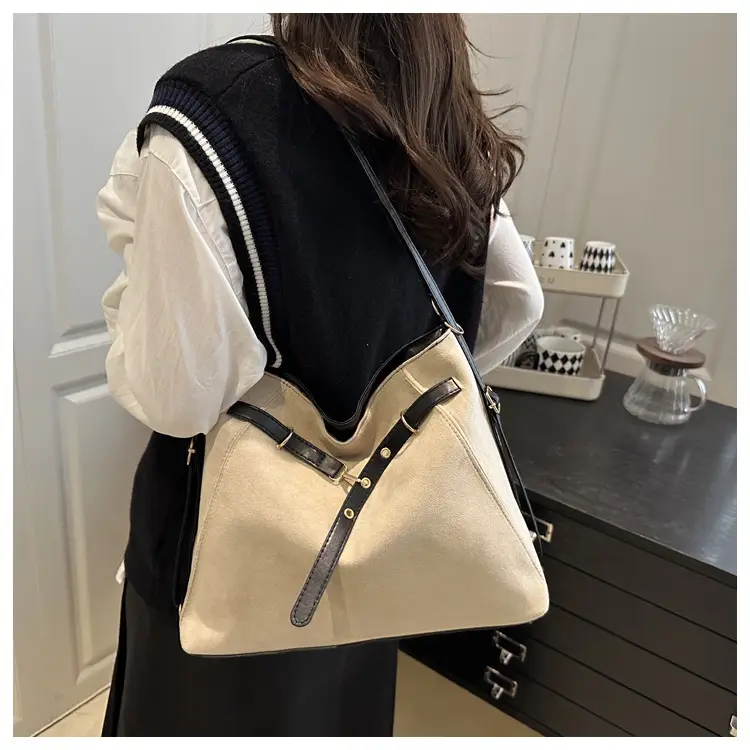 Retro Suede Shoulder Bag Beige Black Handle 2025 — feature 10