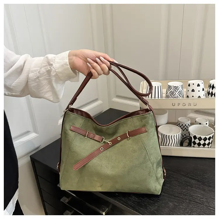 Retro Suede Shoulder Bag Beige Black Handle 2025 — feature 12