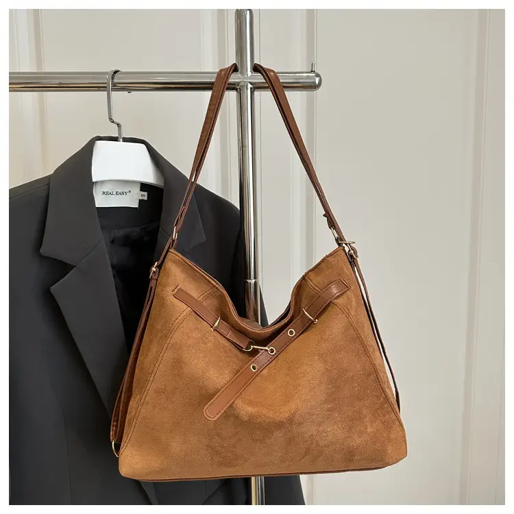Retro Suede Shoulder Bag Beige Black Handle 2025 — feature 32