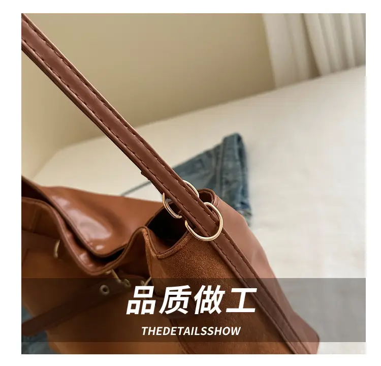 Retro Suede Shoulder Bag Beige Black Handle 2025 — feature 5