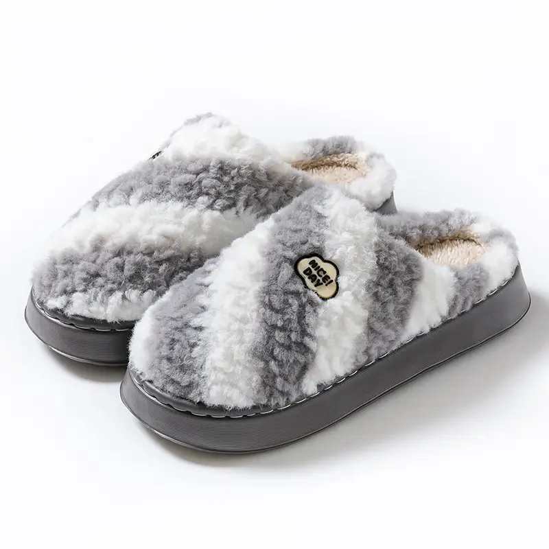 Two-Tone Plush Embroidered Slippers with a Soft Cushioning Feel, Suitable for Autumn and Winter, Warm and Thick-Soled, Lightweight, for Couples and Postpartum Care - Image 4