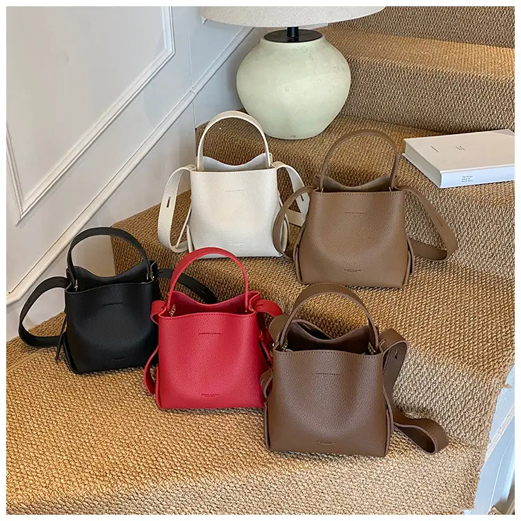 Retro Brown Leather Bucket Bag for Women 2025 — feature 1