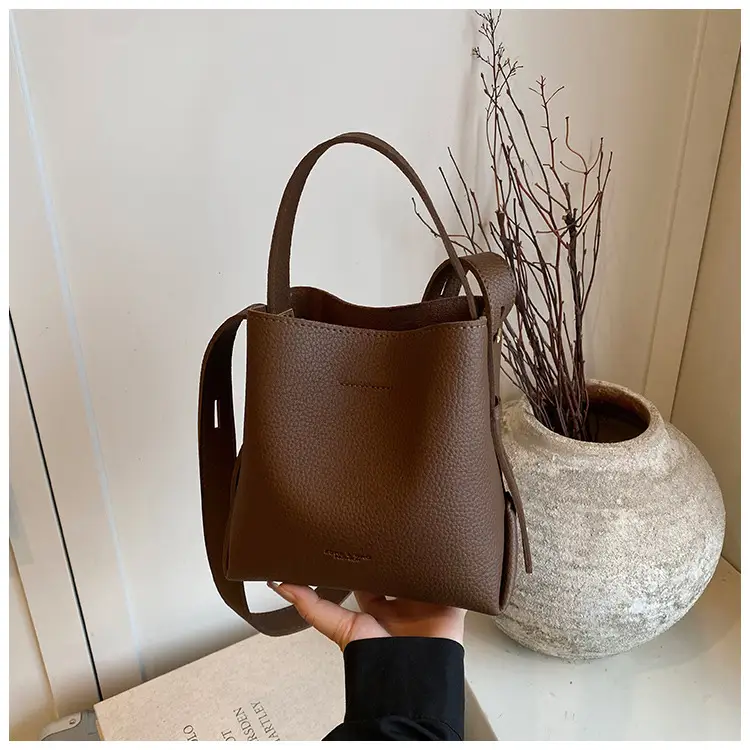 Retro Brown Leather Bucket Bag for Women 2025 — feature 14