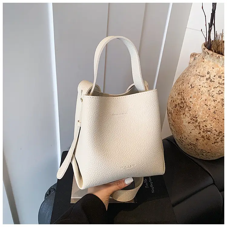 Retro Brown Leather Bucket Bag for Women 2025 — feature 22