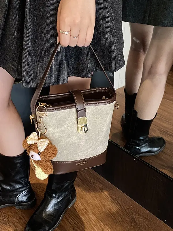 Vintage Niche Women's Shoulder Crossbody Bag for Autumn Winter 2026 - Image 16