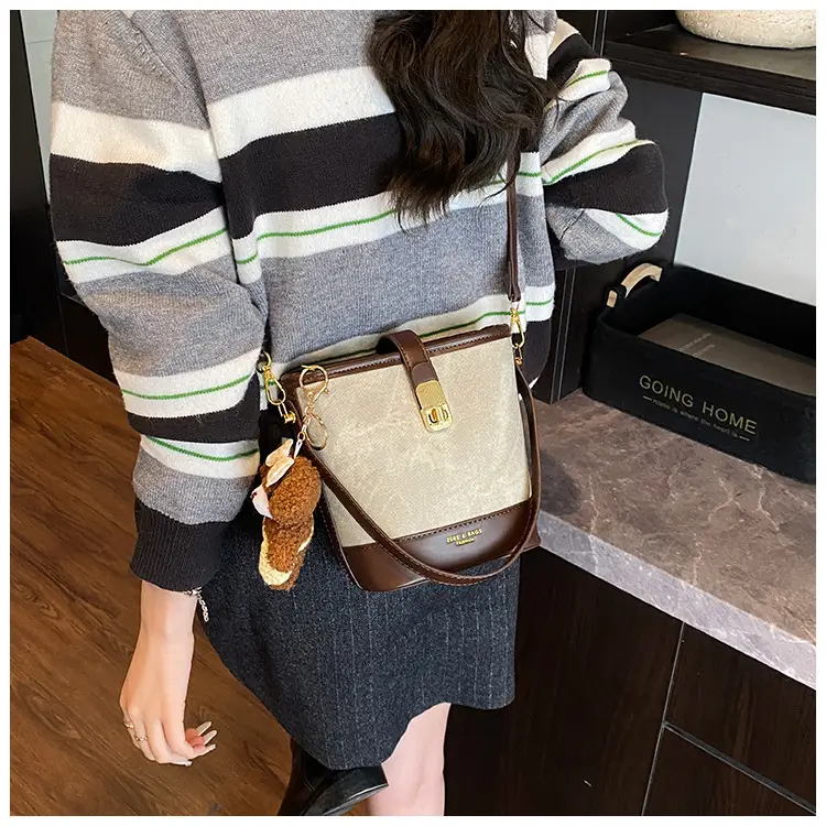 Vintage Niche Women's Shoulder Crossbody Bag for Autumn Winter 2026 — feature 19