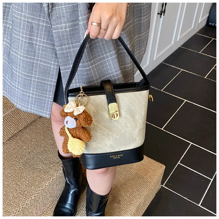 Vintage Niche Women's Shoulder Crossbody Bag for Autumn Winter 2026 — feature 23