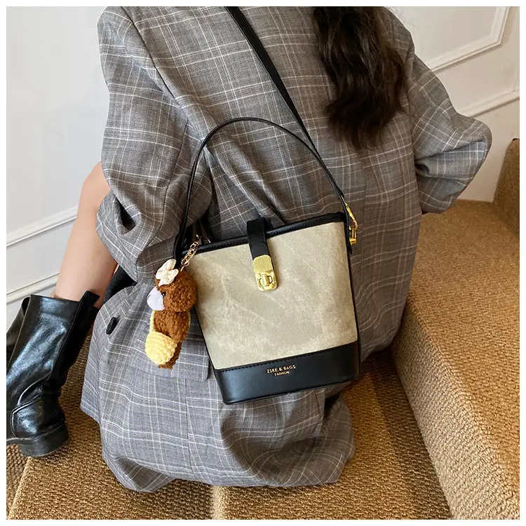 Vintage Niche Women's Shoulder Crossbody Bag for Autumn Winter 2026 — feature 24