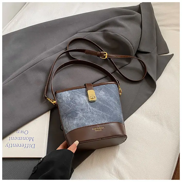 Vintage Niche Women's Shoulder Crossbody Bag for Autumn Winter 2026 - Image 12