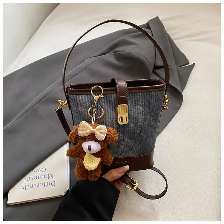 Vintage Niche Women's Shoulder Crossbody Bag for Autumn Winter 2026 - Image 6