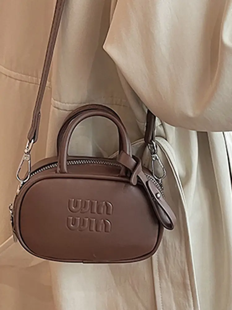 Women's Brown Leather Shoulder Bag with Zipper Closure - Image 7