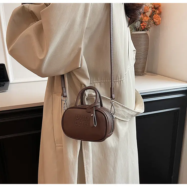 Women's Brown Leather Shoulder Bag with Zipper Closure — feature 18