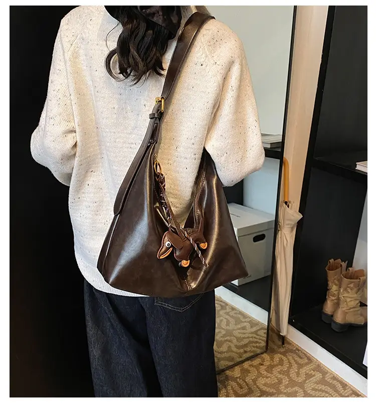 Brown Leather Crossbody Bag for Women Large Capacity — feature 3