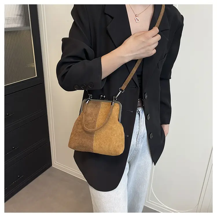 Retro Clip-On Phone Bag Women Brown Leather Commuter Shoulder Crossbody — feature 9