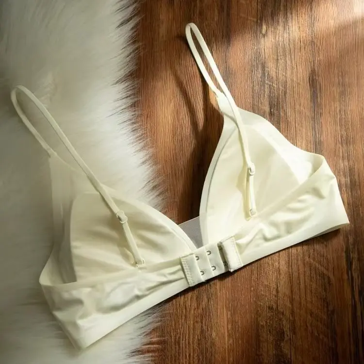 Japanese Milk-Style Deep V Small Chest Push-Up Bra for Women with Thin Straps, Triangle Cup Bra for Development Period
